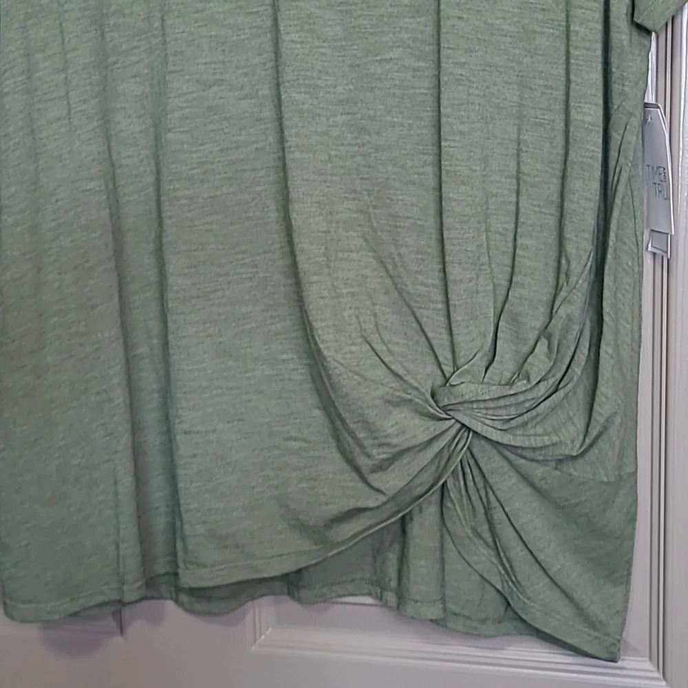 NWT Time and Tru Women's Sage Twist Front Hem Tunic Tee Sixe XL - Picture 2 of 5